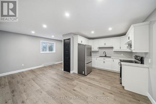 3 - 491 King George Street, Peterborough (Otonabee), ON - Indoor Photo Showing Kitchen