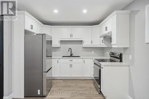 3 - 491 King George Street, Peterborough (Otonabee), ON - Indoor Photo Showing Kitchen