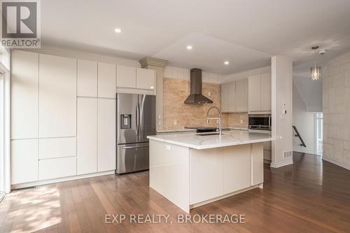 217 Clipper Court, Kingston (Kingston East (Incl Barret Crt)), ON - Indoor Photo Showing Kitchen With Upgraded Kitchen