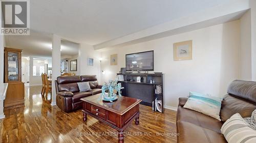 66 Vintage Gate, Brampton, ON - Indoor Photo Showing Living Room