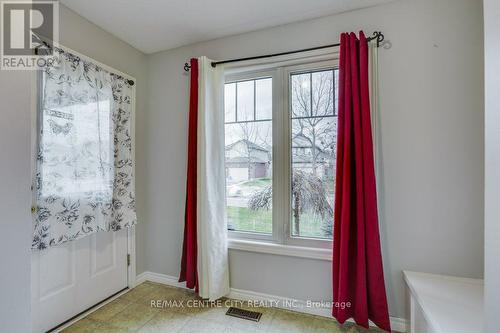 24 Pear Tree Avenue, St. Thomas, ON - Indoor Photo Showing Other Room