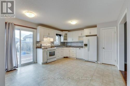 24 Pear Tree Avenue, St. Thomas, ON - Indoor Photo Showing Kitchen