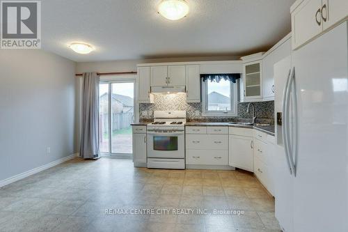 24 Pear Tree Avenue, St. Thomas, ON - Indoor Photo Showing Kitchen