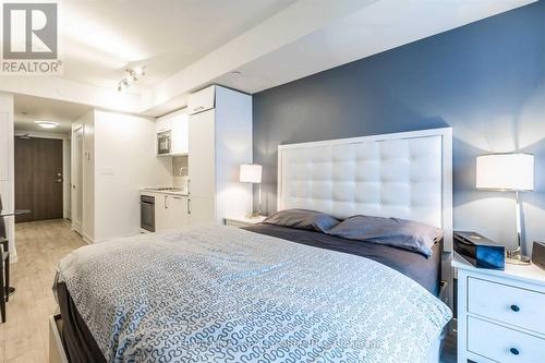 419 - 27 Bathurst Street, Toronto, ON - Indoor Photo Showing Bedroom