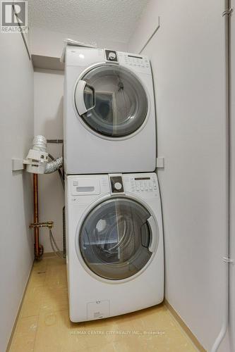 805 - 389 Dundas Street, London, ON - Indoor Photo Showing Laundry Room