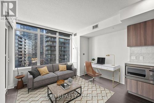 1115 - 19 Bathurst Street, Toronto, ON - Indoor Photo Showing Living Room