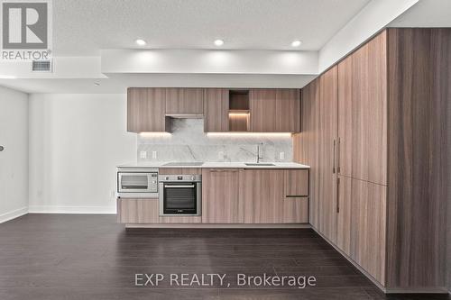 1115 - 19 Bathurst Street, Toronto, ON - Indoor Photo Showing Kitchen