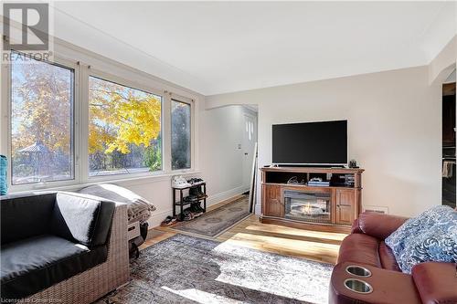 867 Jerseyville Road W, Ancaster, ON - Indoor Photo Showing Living Room