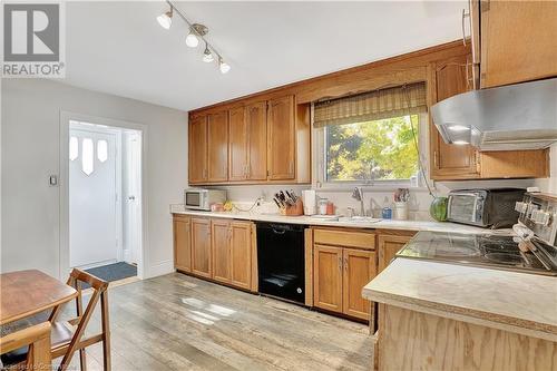 867 Jerseyville Road W, Ancaster, ON - Indoor Photo Showing Kitchen