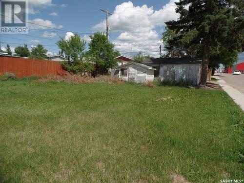 4901 Leader Street, Macklin, SK - Outdoor