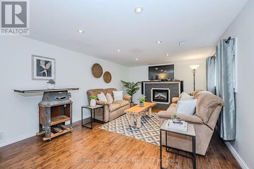 161 Renfield Street N, Guelph (Waverley), ON - Indoor Photo Showing Living Room With Fireplace