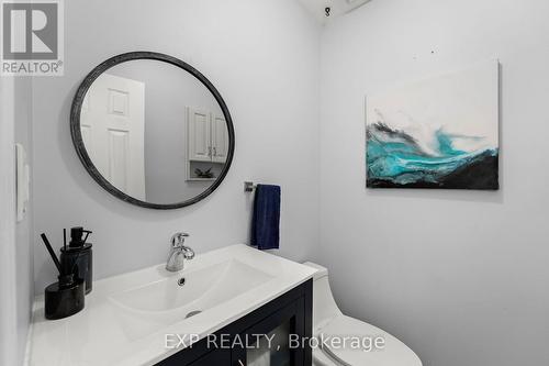 29 May Avenue, East Gwillimbury, ON - Indoor Photo Showing Bathroom