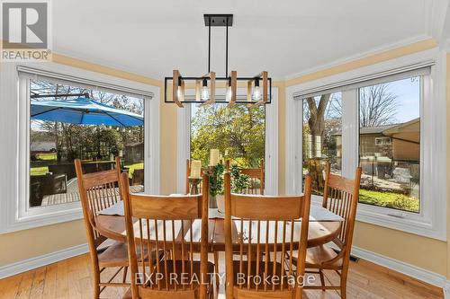 29 May Avenue, East Gwillimbury, ON - Indoor Photo Showing Dining Room