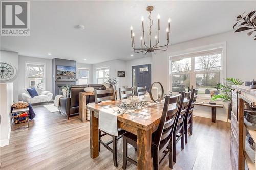 4508 Oil Springs Line, Oil Springs, ON - Indoor Photo Showing Dining Room