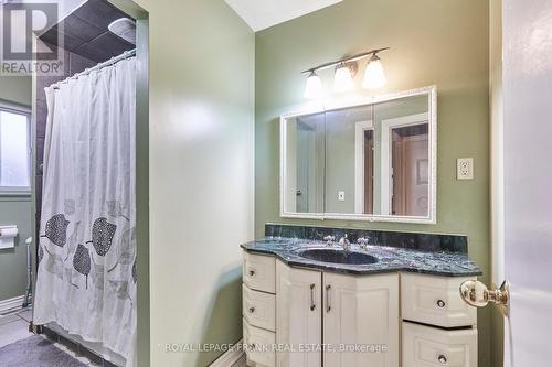 989 Ronlea Avenue, Oshawa (Donevan), ON - Indoor Photo Showing Bathroom