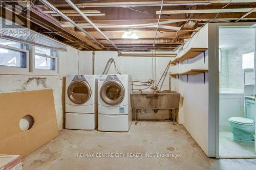 125 Stuart Street, London, ON - Indoor Photo Showing Laundry Room