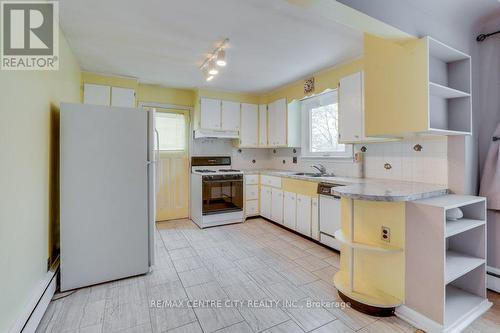 125 Stuart Street, London, ON - Indoor Photo Showing Kitchen