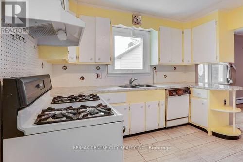 125 Stuart Street, London, ON - Indoor Photo Showing Kitchen With Double Sink