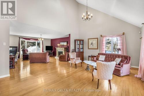 9 Landriault Street W, Champlain, ON - Indoor Photo Showing Living Room