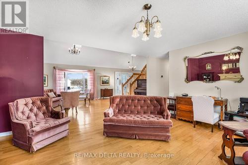 9 Landriault Street W, Champlain, ON - Indoor Photo Showing Living Room