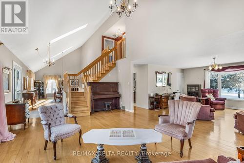 9 Landriault Street W, Champlain, ON - Indoor Photo Showing Living Room