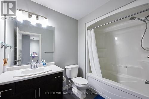 83 - 1924 Cedarhollow Boulevard, London, ON - Indoor Photo Showing Bathroom