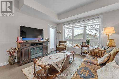 112 - 740 Augusta Drive, Kingston (City Northwest), ON - Indoor Photo Showing Living Room