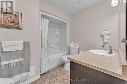 112 - 740 Augusta Drive, Kingston (City Northwest), ON - Indoor Photo Showing Bathroom