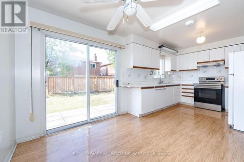 2104 Laurelwood Drive, Oakville, ON - Indoor Photo Showing Kitchen