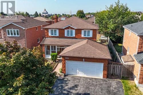 2104 Laurelwood Drive, Oakville, ON - Outdoor