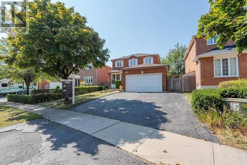 2104 Laurelwood Drive, Oakville, ON - Outdoor With Facade