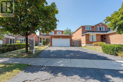 2104 Laurelwood Drive, Oakville, ON - Outdoor With Facade