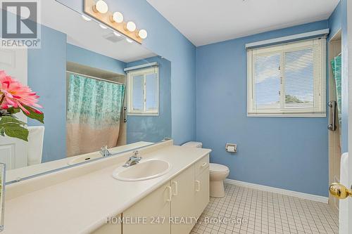 203 Somerville Street, Tecumseh, ON - Indoor Photo Showing Bathroom