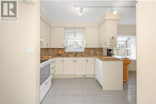 61 Felker Avenue, Hamilton, ON - Indoor Photo Showing Kitchen