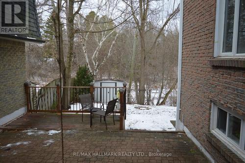 48 St Andrews Court, Aurora, ON - Outdoor