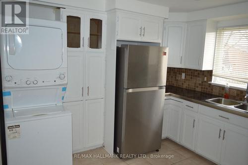 48 St Andrews Court, Aurora, ON - Indoor Photo Showing Laundry Room