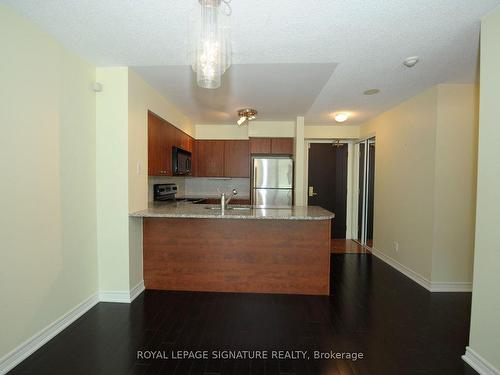 509-30 Grand Trunk Crescent, Toronto, ON - Indoor Photo Showing Kitchen With Double Sink