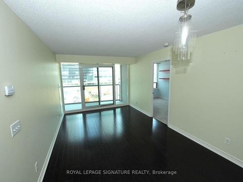 509-30 Grand Trunk Crescent, Toronto, ON - Indoor Photo Showing Other Room