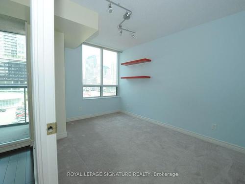 509-30 Grand Trunk Crescent, Toronto, ON - Indoor Photo Showing Other Room