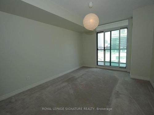 509-30 Grand Trunk Crescent, Toronto, ON - Indoor Photo Showing Other Room