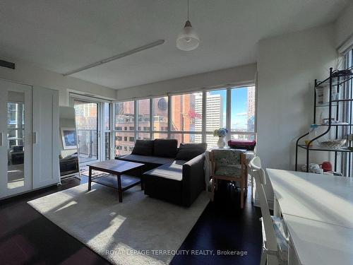 1402-28 Ted Rogers Ave, Toronto, ON - Indoor Photo Showing Living Room