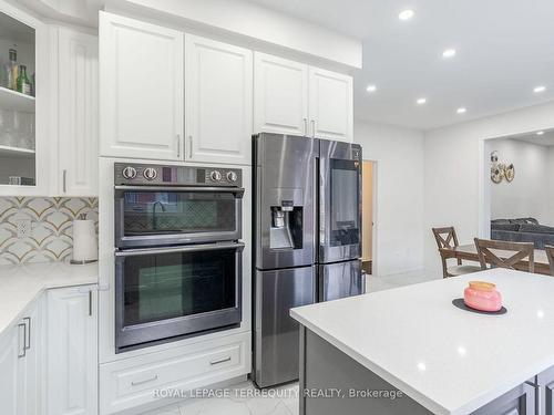 10 Schoolbridge St, Ajax, ON - Indoor Photo Showing Kitchen