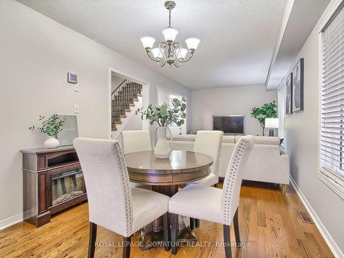 131 Tara Cres, Markham, ON - Indoor Photo Showing Dining Room