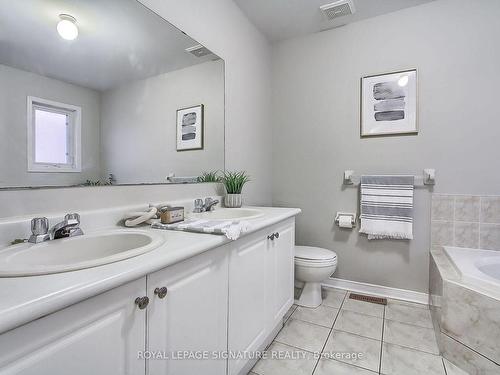 131 Tara Cres, Markham, ON - Indoor Photo Showing Bathroom