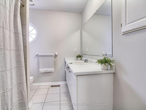 131 Tara Cres, Markham, ON - Indoor Photo Showing Bathroom