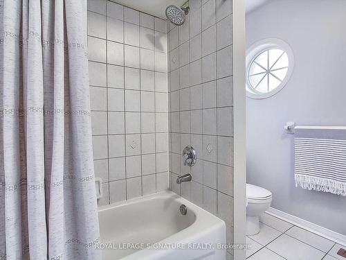 131 Tara Cres, Markham, ON - Indoor Photo Showing Bathroom