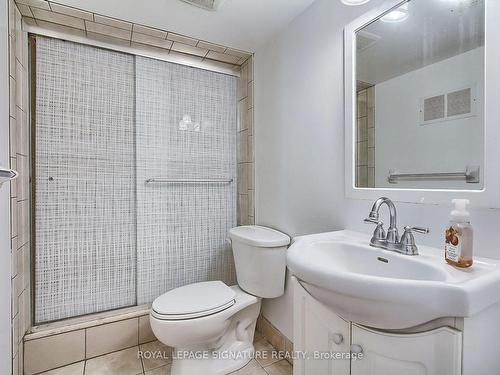 131 Tara Cres, Markham, ON - Indoor Photo Showing Bathroom