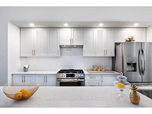 229-3070 Sixth Line, Oakville, ON - Indoor Photo Showing Kitchen