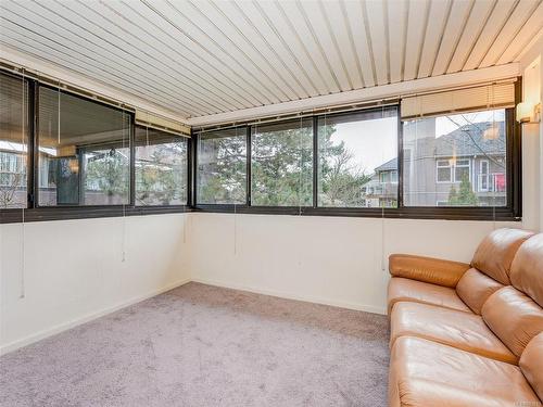 575A-4678 Elk Lake Dr, Saanich, BC -  Photo Showing Other Room