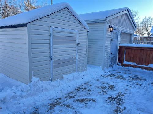 1247 7Th Street, Brandon, MB - Outdoor